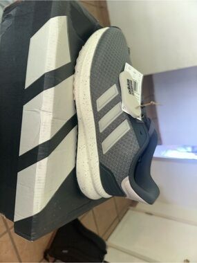 Adidas- Men's Grey Athletic Sneakers with White Speckled Sole